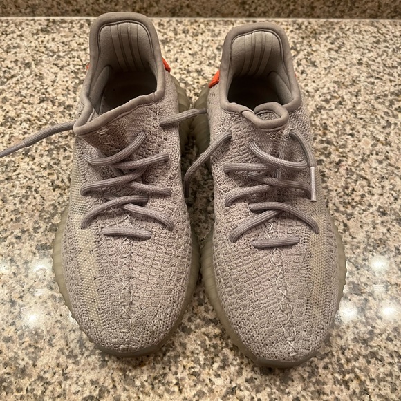 adidas gazelle silver green womens adidas Yeezy Boost 350 v2 Tail Light (Preloved) UK 12.5 main image 0